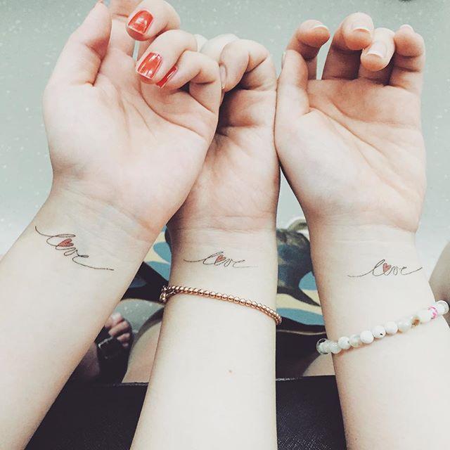 80 Tatuagens de Amizade e Amigas (as melhores fotos!)