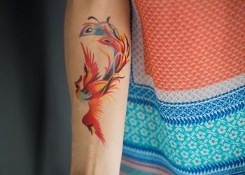 55 Tatuagens de fênix lindas e inspiradoras