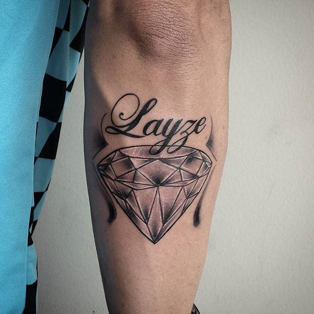 Featured image of post Fotos De Tatuagem Diamante Com Nome Baixe agora mesmo a foto polarization p rola brilhante fundo de glitter lantejoulas