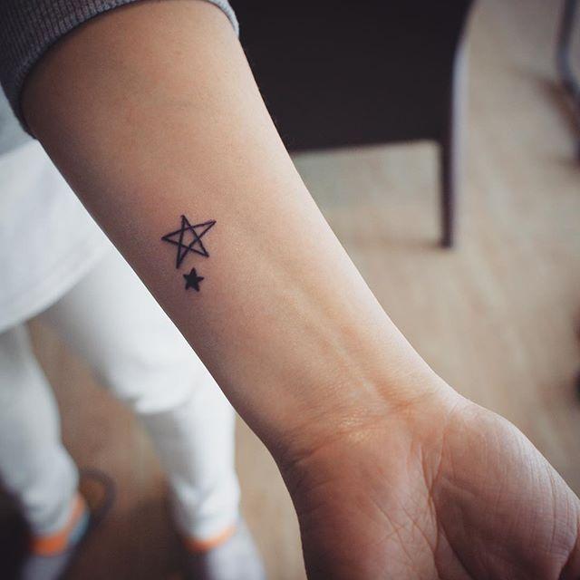 65 Tatuagens de Estrelas Incríveis (as melhores fotos!)