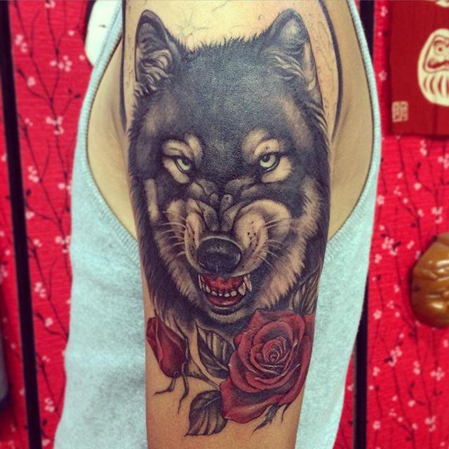 70 Tatuagens de Lobo Impressionantes (melhores fotos!)