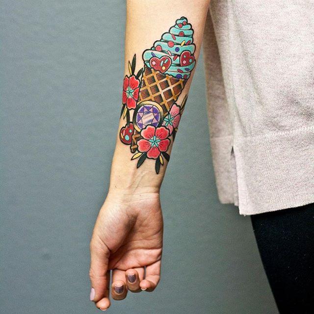 Tatuagem na mão feminina – 66 Ideias lindas para você se apaixonar!