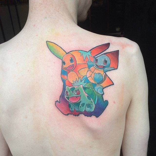 Tatuagem de infância nas costas : Eternizando o desenho favorito. Pokémon