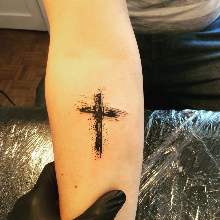 Tatuagens de Cruz 65 Fotos e Imagems Para Você Acertar na Escolha