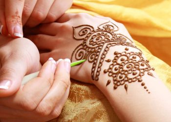 Como fazer uma tatuagem falsa