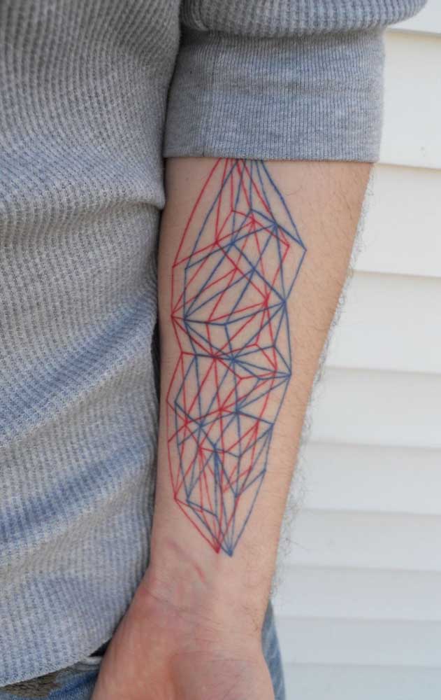 Saiba que os desenhos geométricos também são bastante solicitados na hora de fazer a tatuagem 3D.