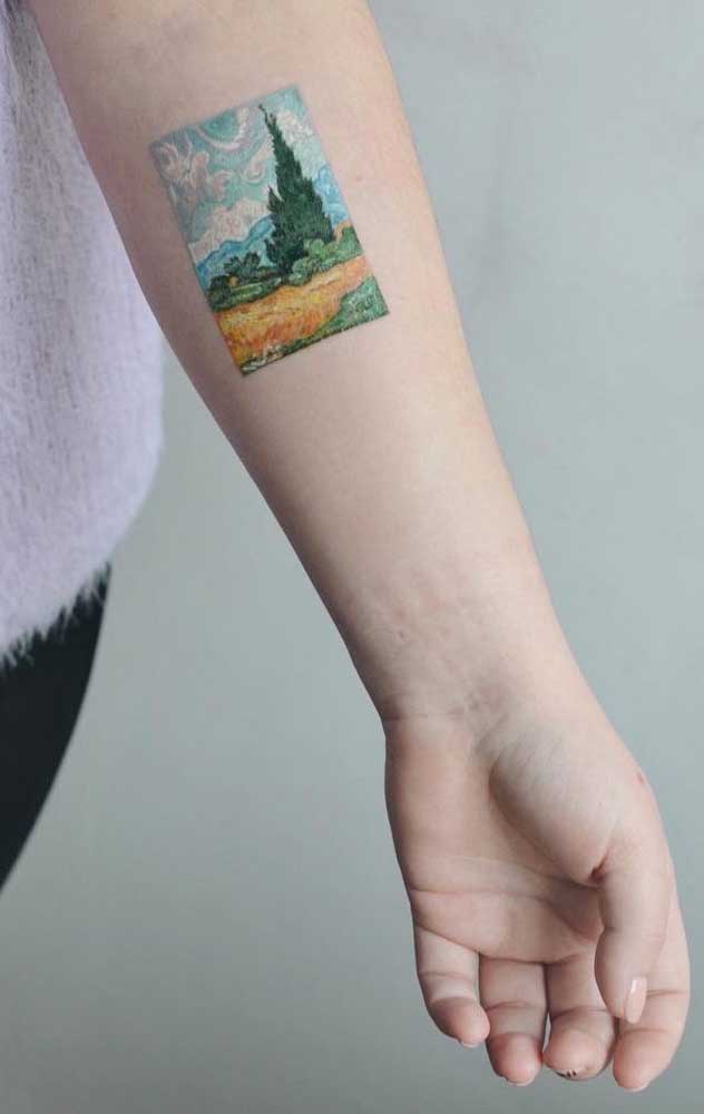 Essa tatuagem mais parece uma fotografia gravada no antebraço.