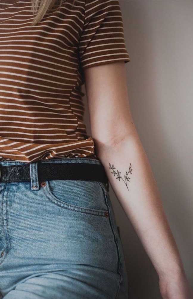 Para as mulheres delicadas ou que preferem algo mais discreto, pode usar uma tatuagem nesse modelo.