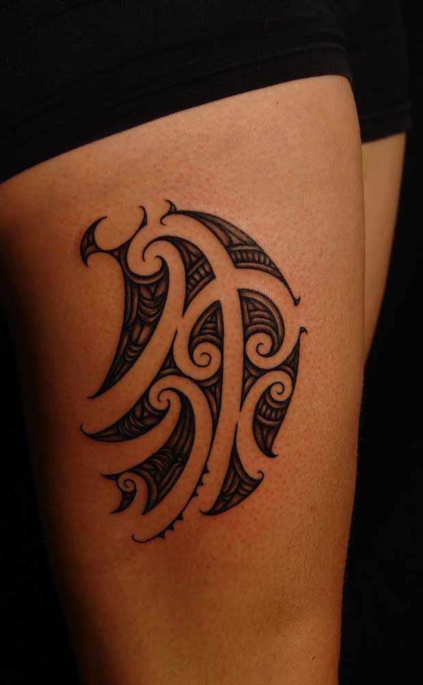 Mas saiba que é possível investir em uma tattoo maori mais discreta e delicada.