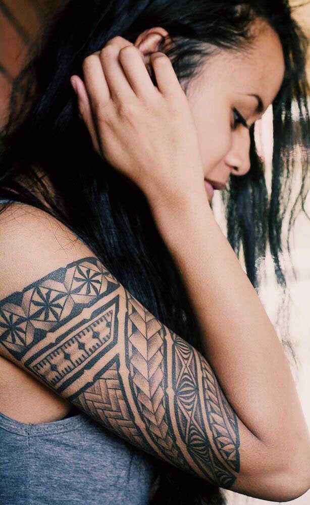 Alguns símbolos do maori podem ser usados como tatuagem feminina por serem mais delicados.