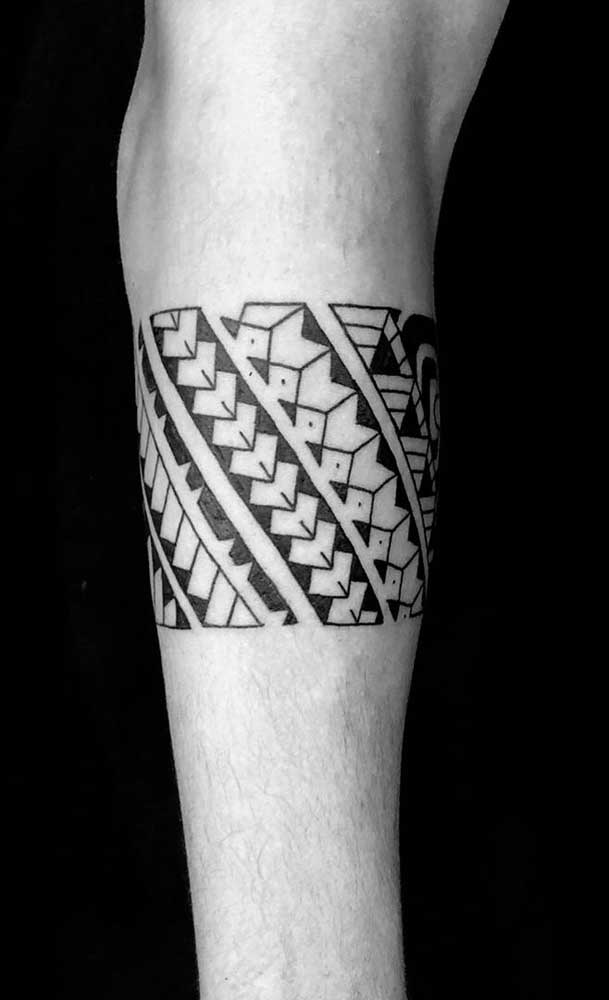 Quer fazer uma tatuagem maori mais delicada, sem perder o estilo?