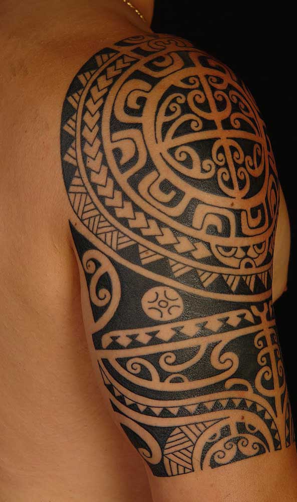 Entenda a tatuagem maori significado antes de escolher o desenho da sua tattoo.