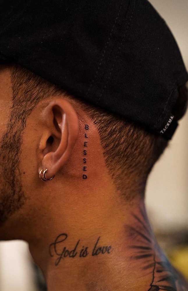 Tatuagem no pescoço: Dói? Veja desenhos, significados e fotos