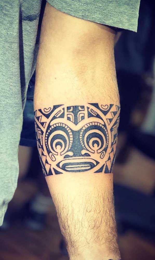 As divindades são os símbolos tribais mais usados na tatuagem tribal.