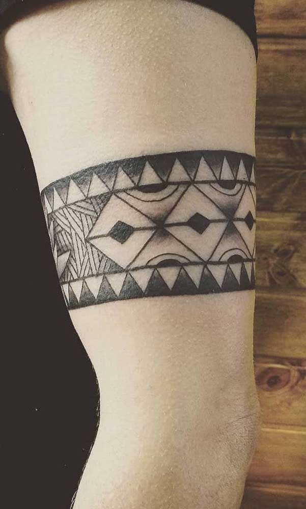 Independente da área escolhida, a tatuagem tribal é a opção perfeita para quem quer compartilhar suas crenças.