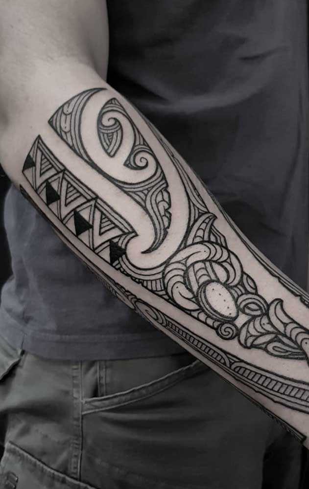 Saiba escolher perfeitamente os símbolos da sua tatuagem tribal.
