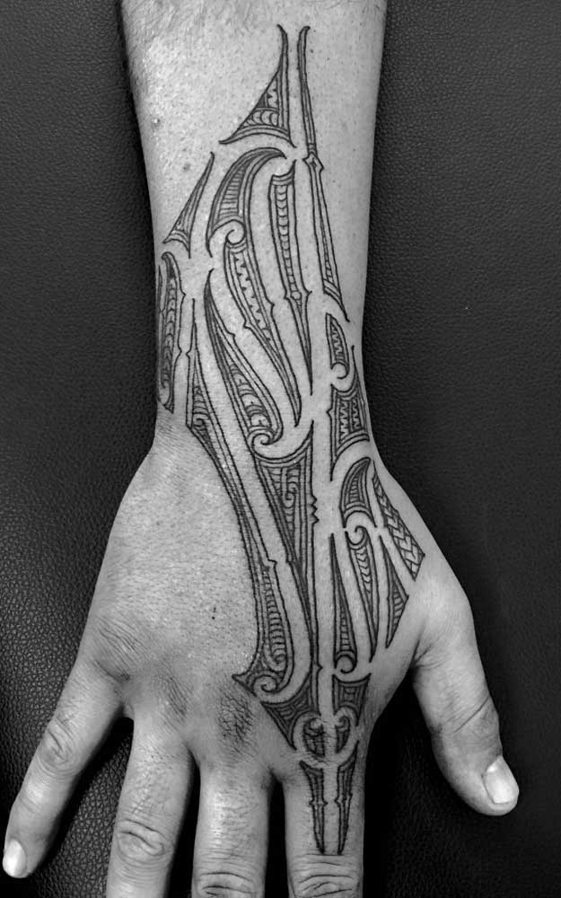 O que você acha desse modelo de tatuagem tribal?