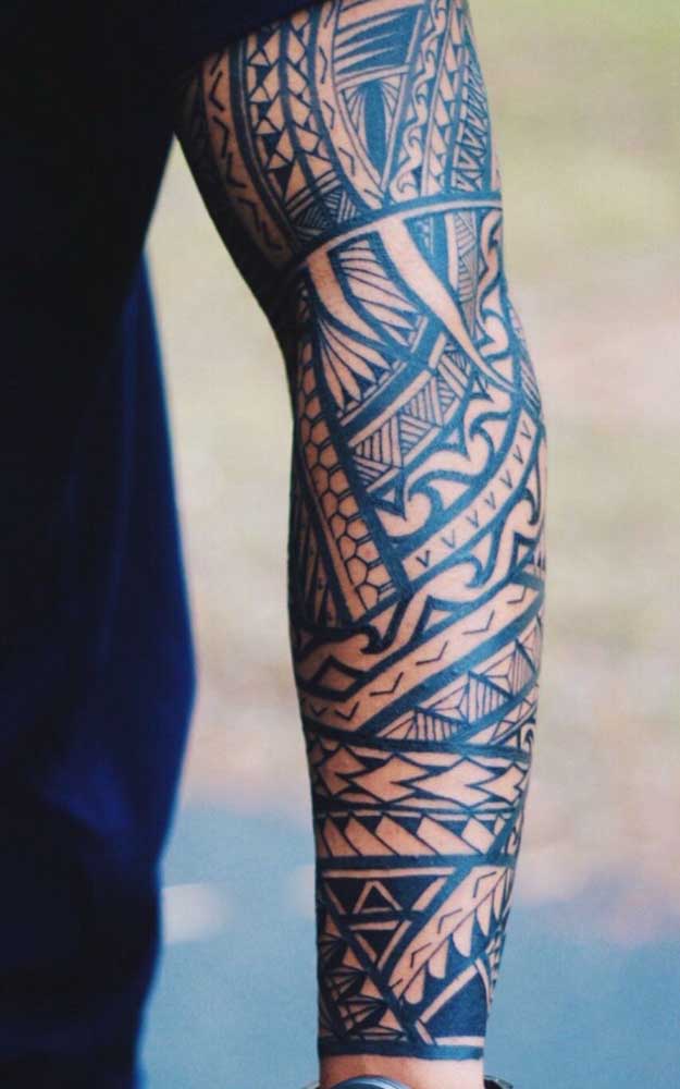 Se você quer chamar atenção, nada melhor do que apostar na tatuagem tribal braço.