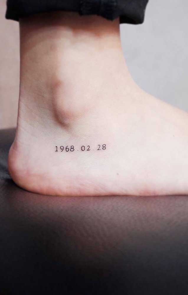 Você deseja eternizar a sua data de nascimento? O que acha de desenhá-la em seu pé?