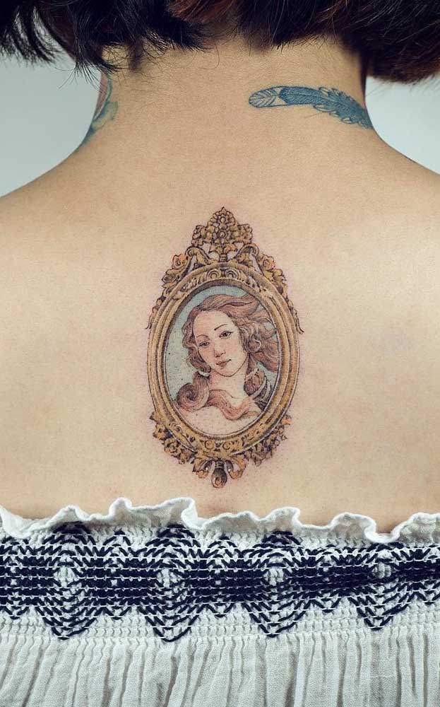 Faça uma tatuagem realista inspirada no quadro que você adora.