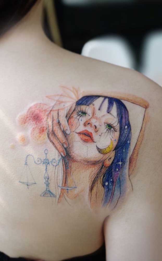 Você pode fazer uma tatuagem realista colorida.