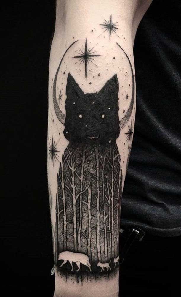 Uma das principais características da tatuagem realista é o desenho preto e branco.