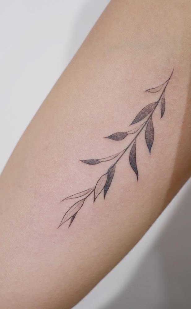 Esse é um modelo perfeito para mulheres que desejam fazer uma tattoo, mas preferem algo mais discreto.