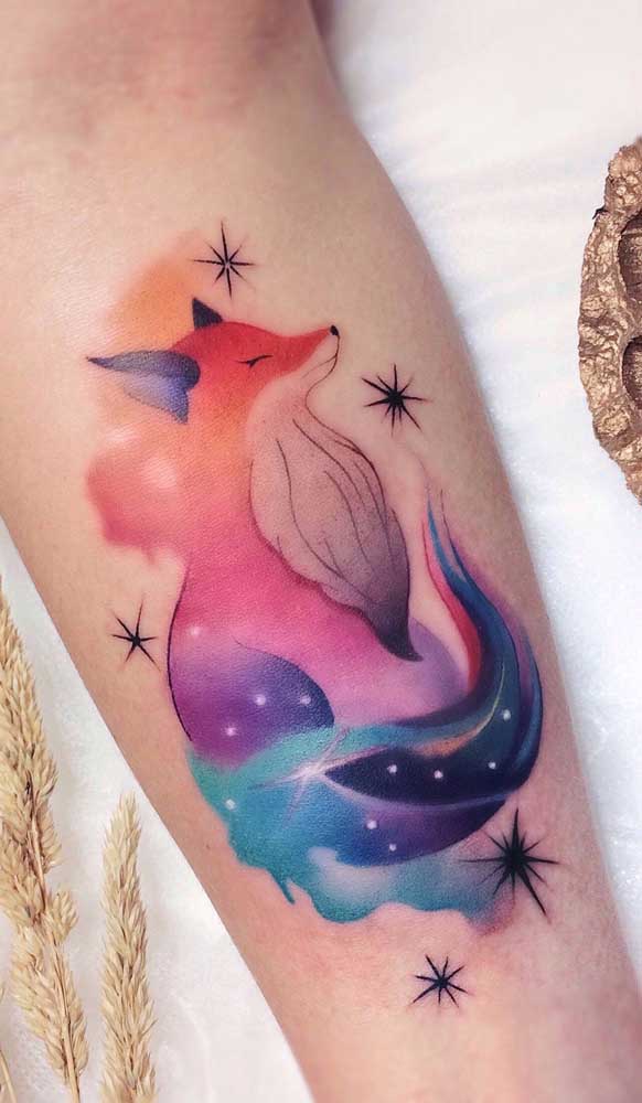 A raposa é uma das figuras mais solicitadas para fazer tatuagem em aquarela.