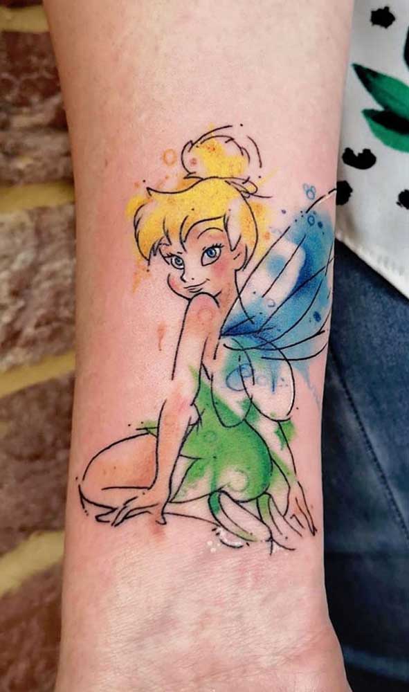 Alguns desenhos são mais apropriados para uma tatuagem aquarela feminina.