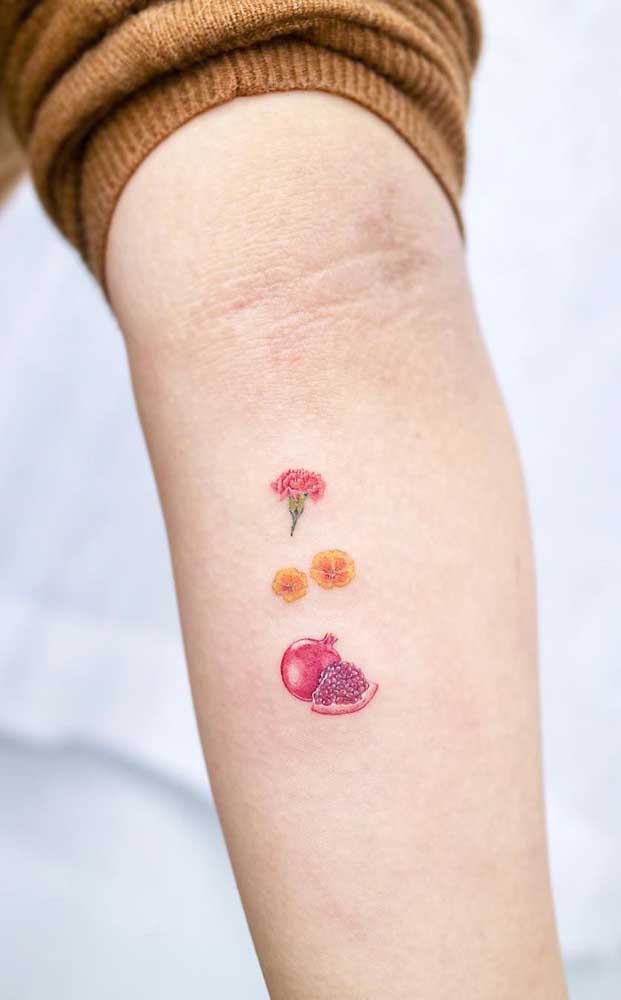 Você pode optar por uma tatuagem aquarela delicada.