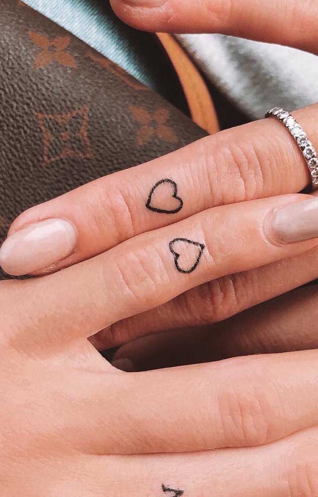 Quer representação de amor maior que a tatuagem de coração?