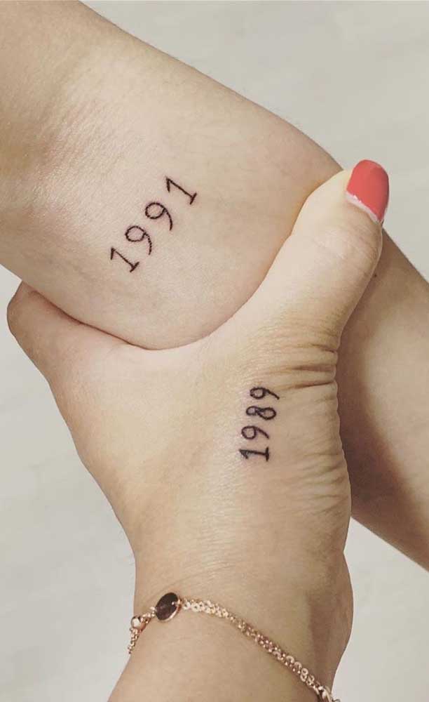 Que tal tatuar o ano de nascimento da sua irmã?