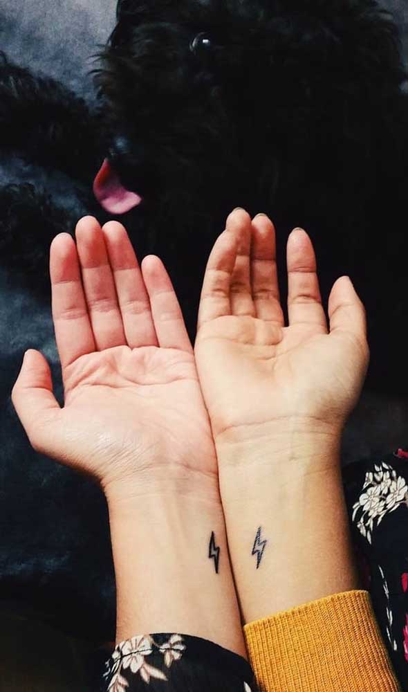 Ideias de tatuagem de irmãs.