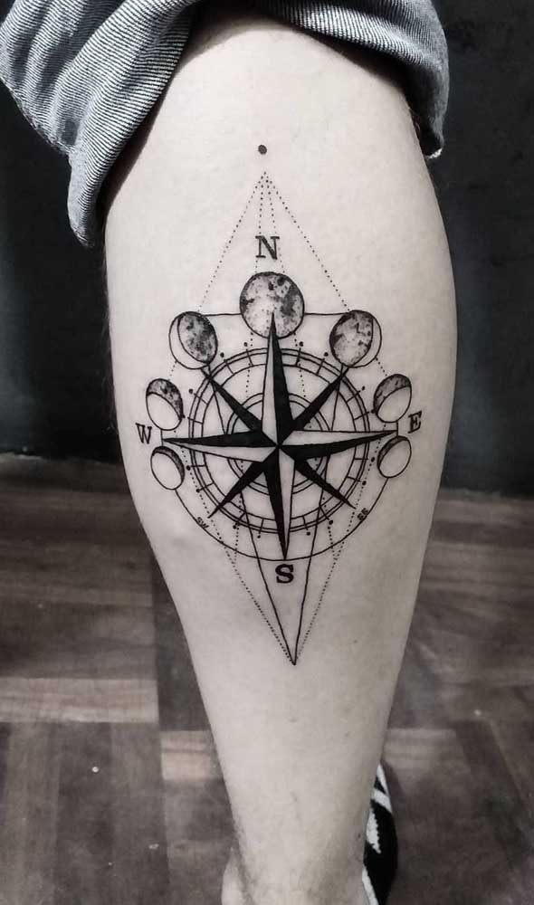 Ou fazer uma tatuagem mais aparente e chamativa.