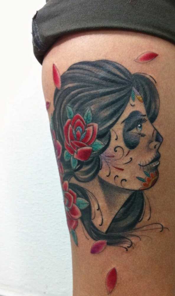 Contrate um profissional especializado na hora de fazer a tatuagem catrina.