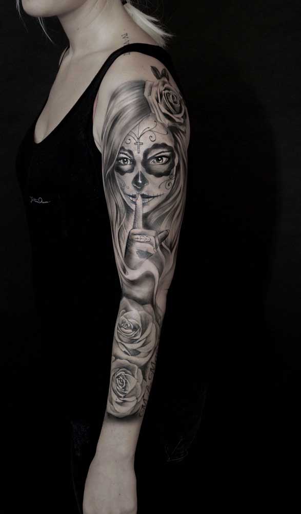 Já pensou em fazer uma tatuagem catrina no braço inteiro?