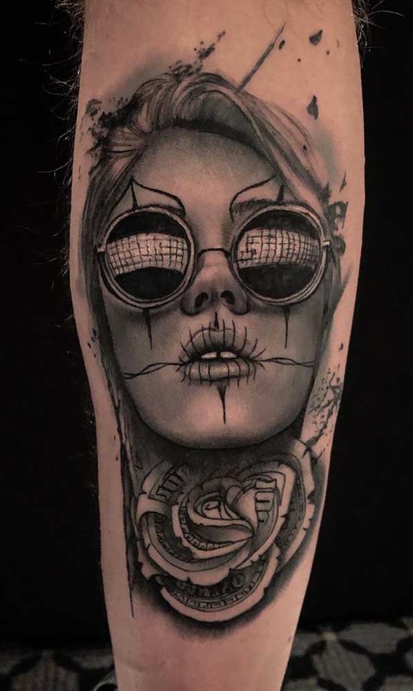 Veja como você pode fazer uma tatuagem catrina na perna totalmente estilosa, despojada e moderna.