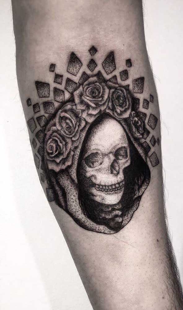 Mas se você prefere tatuar a Catrina mais tradicional, não pode abrir mão da figura do esqueleto.