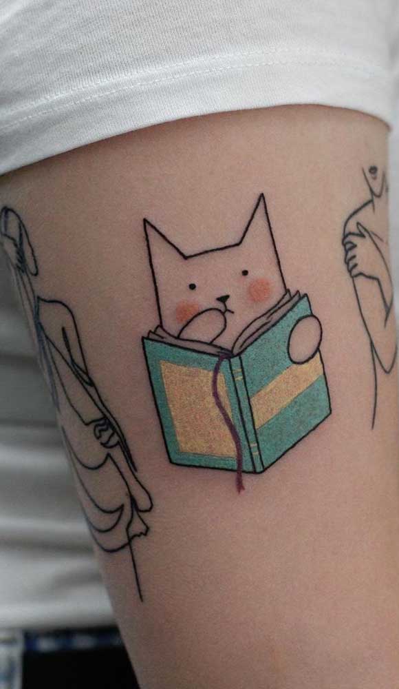 Eu acho que vi um gatinho lendo um livro. É isso mesmo?