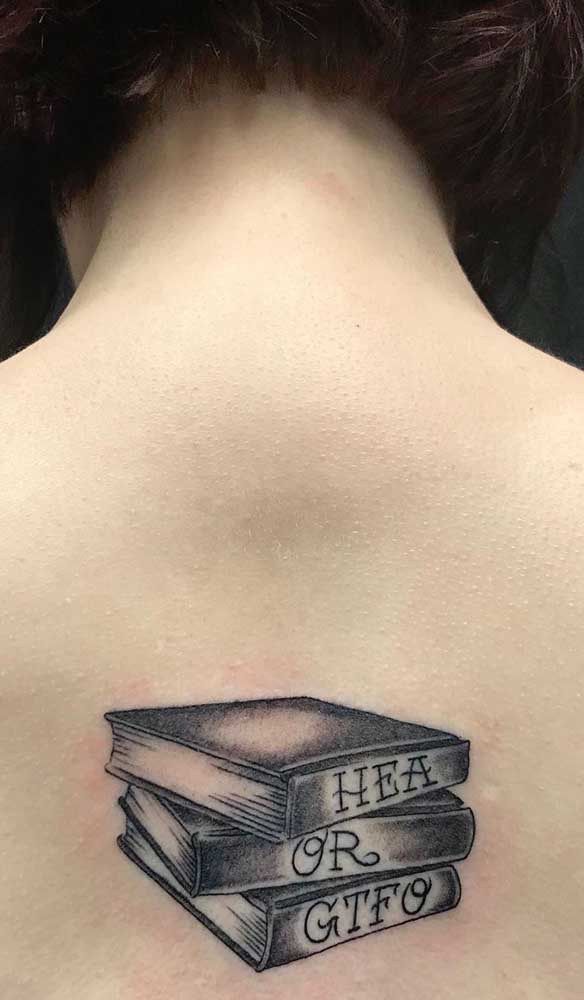 Dependendo do tipo de tatuagem de livros, dá para fazer em qualquer parte do corpo.