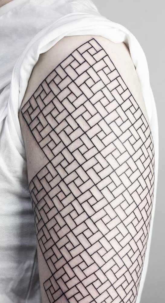 O estilo 3D pode ser aplicado na tatuagem geométrica para mostrar algo mais real.