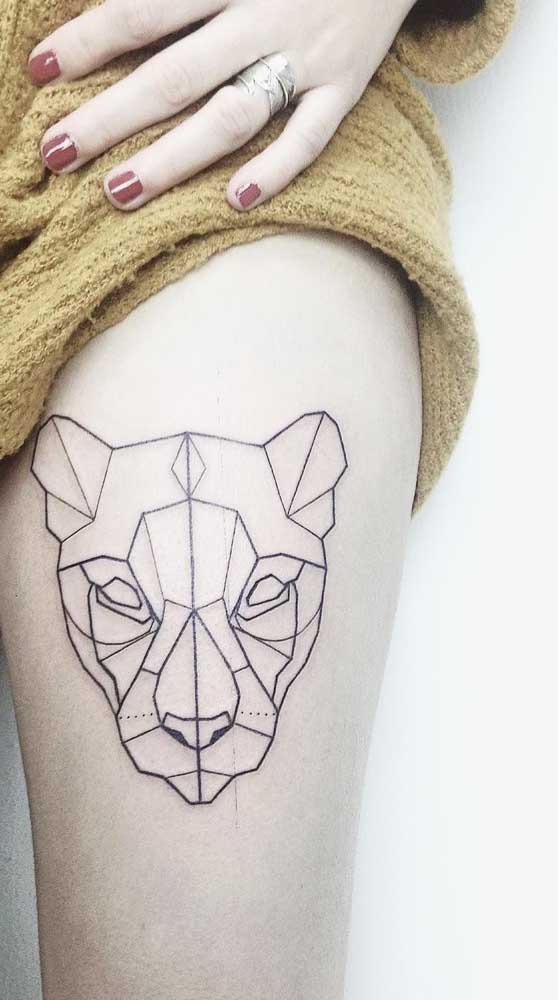 O ideal é contratar um tatuador especializado na tatuagem geométrica.