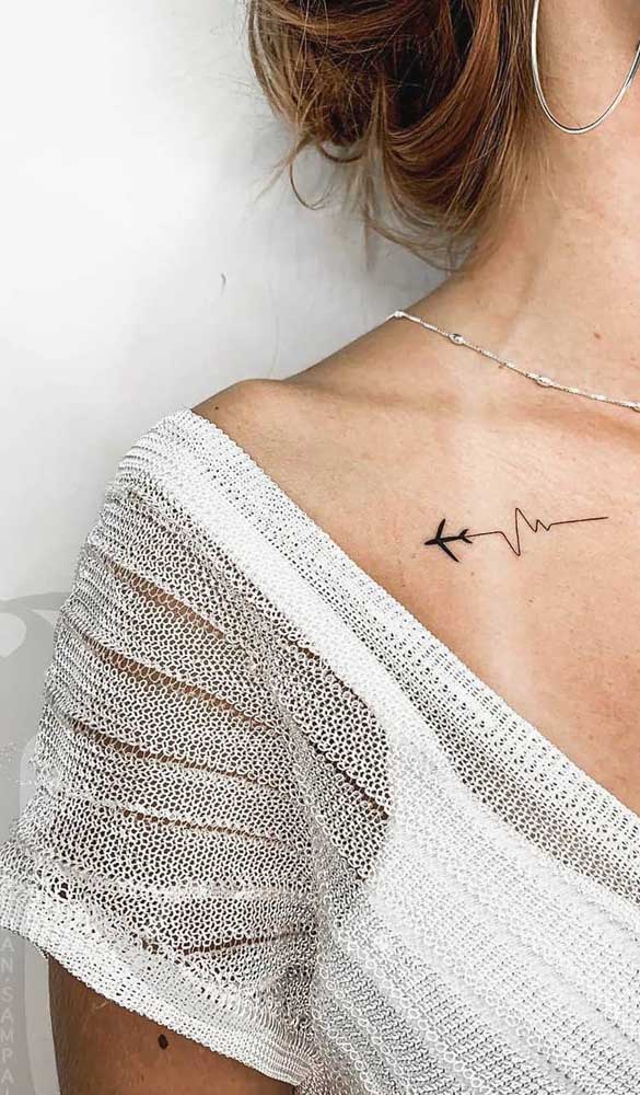 A tatuagem de batimento cardíaco é perfeita para quem gosta de desenhos discretos.