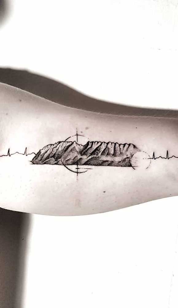 Uma bela paisagem pode ser perfeita para colocar em uma tatuagem.