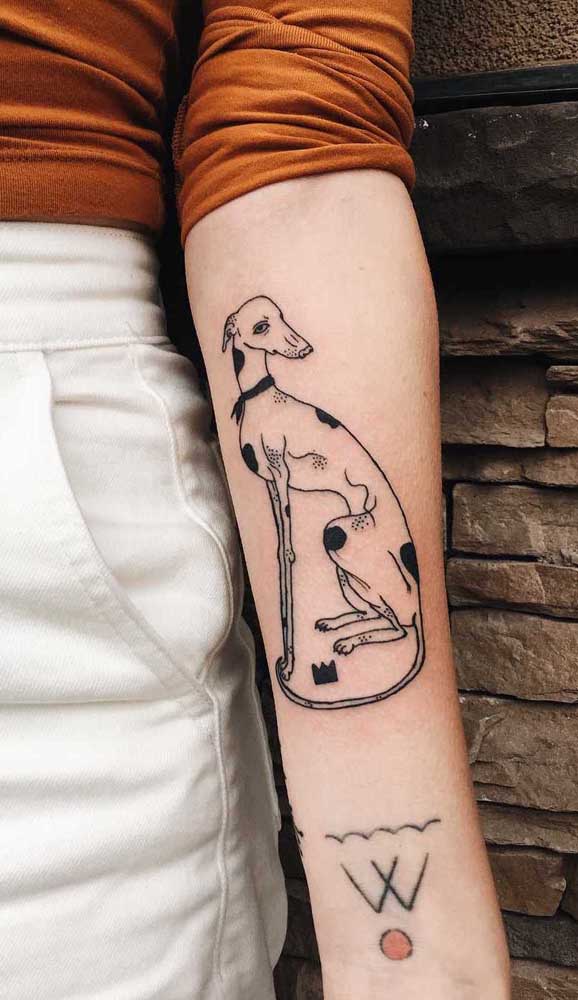 Tem sempre uma tatuagem fofa de cachorro que você pode fazer no braço.