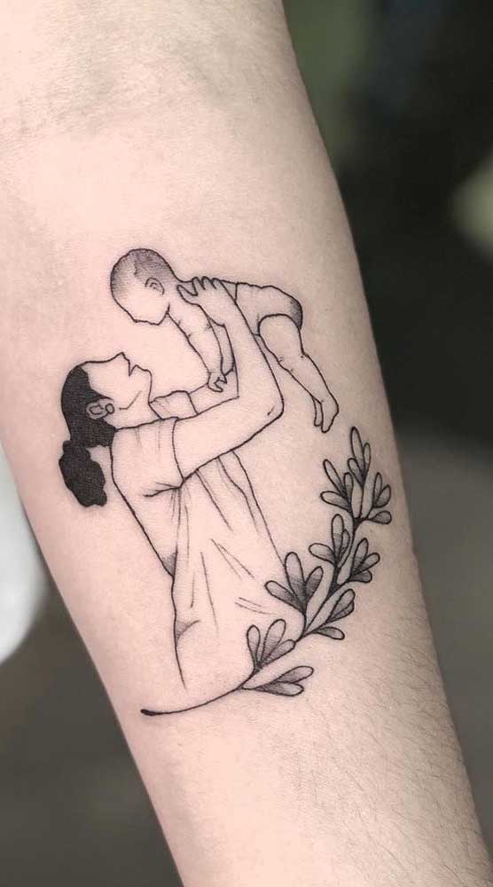 Mãe e filho tatuado no seu corpo eternamente.