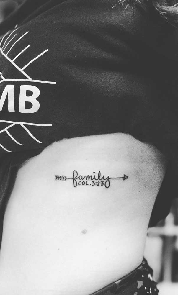 O amor pela família representado pela tatuagem na costela
