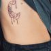 Tatuagem na costela: dói? significados, cuidados e muitas fotos incríveis