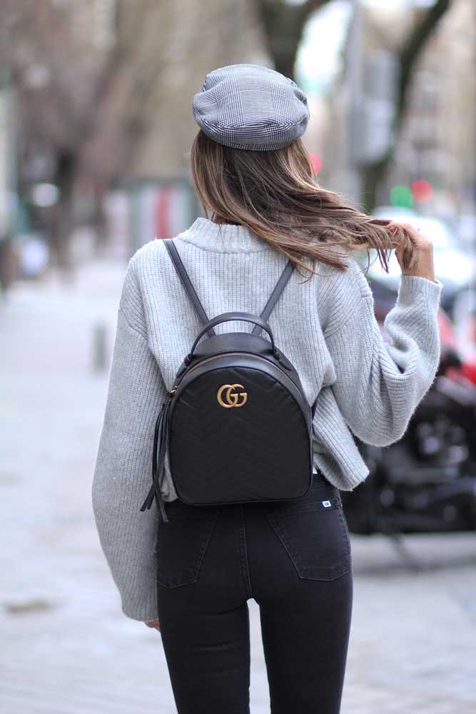 Mas se você estiver de folga curtindo o dia pela cidade, aposte num modelo de mochila feminina pequena.