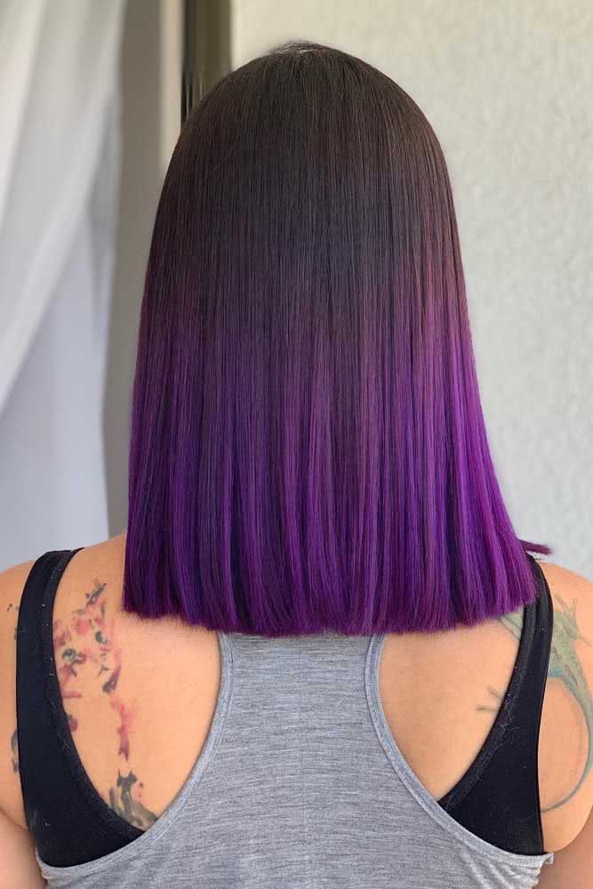 Cabelo liso roxo com corte reto